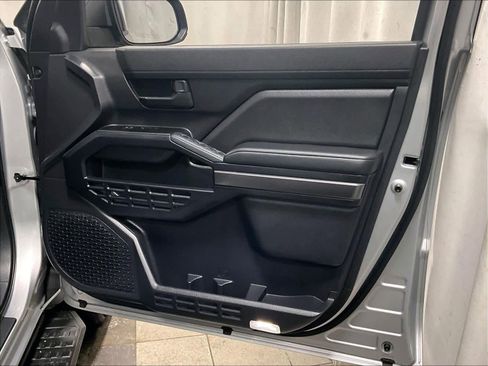 Used 2025 Toyota 4Runner SR5 image 12