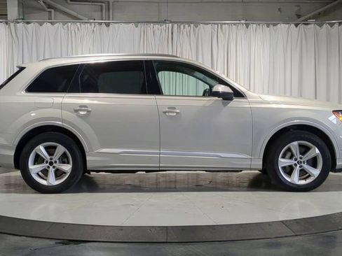 Used 2022 Audi Q7 2.0T Premium Plus w/ Premium Plus Package AWD/4WD image 11