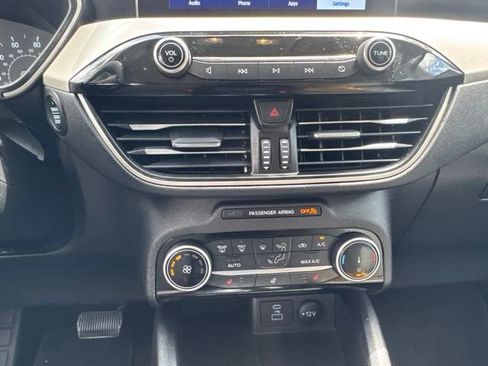 Certified 2022 Ford Escape SE w/ Cold Weather Package AWD/4WD image 30