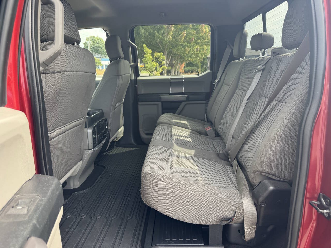 Used 2019 Ford F350 XLT w/ XLT Premium Package AWD/4WD image 9