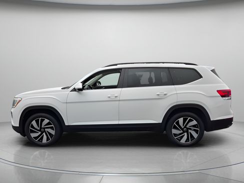 Certified 2024 Volkswagen Atlas SE FWD image 2