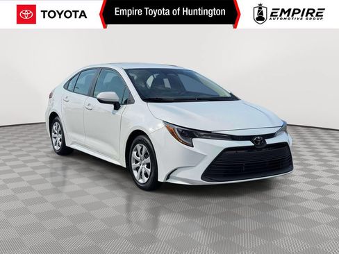 Used 2024 Toyota Corolla LE FWD image 1