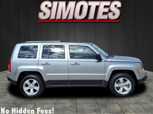 Used 2014 Jeep Patriot Limited w/ Sun/Sound Group image 2