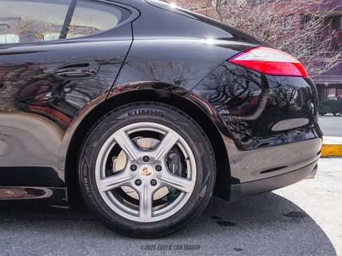 Used 2012 Porsche Panamera 4 image 5