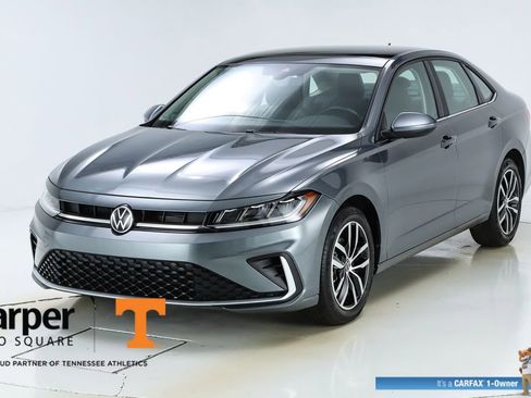 Used 2025 Volkswagen Jetta SE w/ Sunroof Package FWD image 37