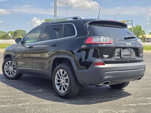 Used 2019 Jeep Cherokee Latitude Plus w/ Comfort/Convenience Group FWD image 11