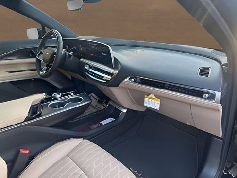 New 2026 Cadillac Lyriq V w/ Exterior Carbon Fiber Package image 14