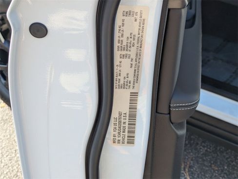 New 2025 Jeep Grand Cherokee Altitude image 36