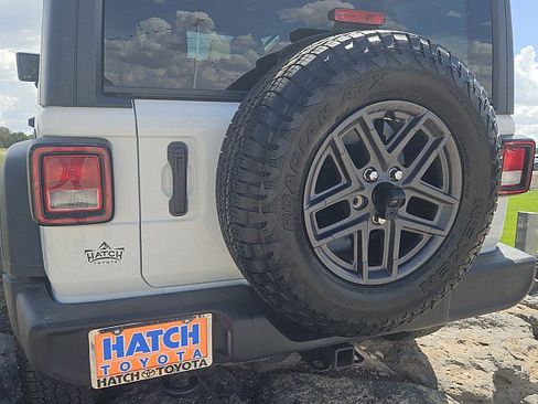 Used 2025 Jeep Wrangler Unlimited Sport AWD/4WD image 7