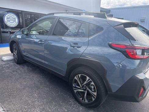 Used 2024 Subaru Crosstrek 2.0i Premium image 3