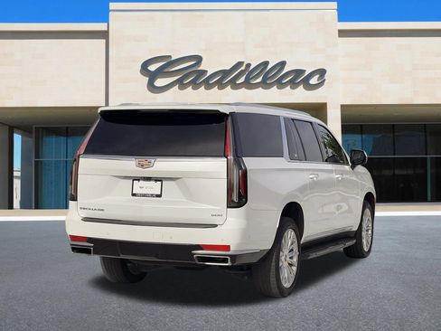 Used 2023 Cadillac Escalade ESV Premium Luxury AWD/4WD image 2