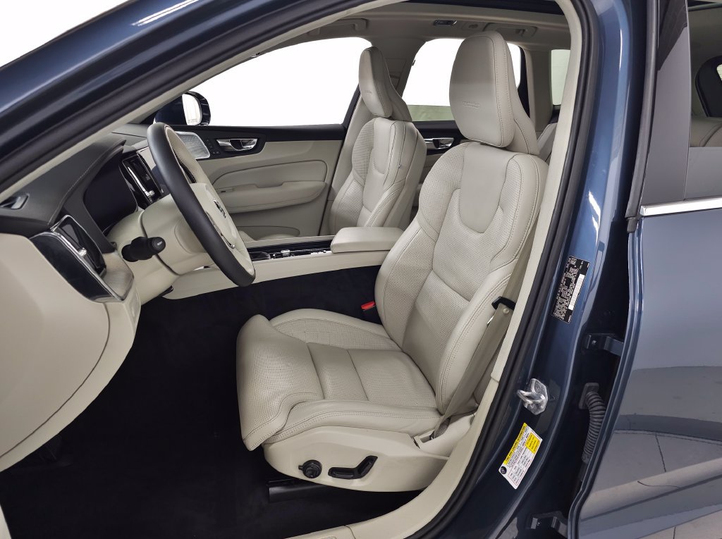 Used 2019 Volvo XC60 T5 Inscription AWD/4WD image 16