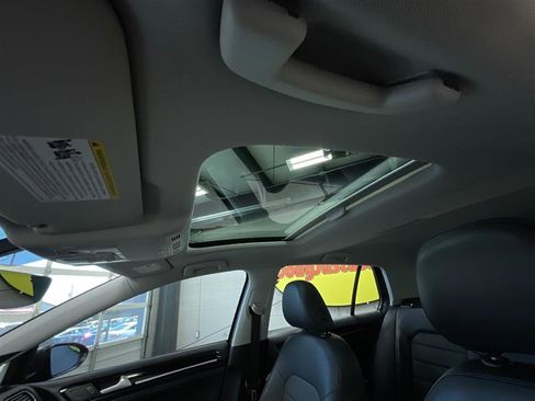 Used 2015 Volkswagen Golf TDI SEL image 16