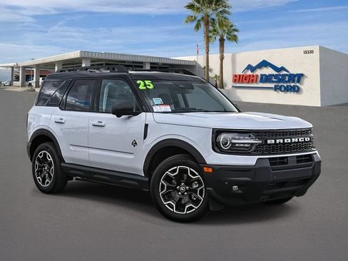 Certified 2025 Ford Bronco Sport Outer Banks w/ Outer Banks Tech Package+ AWD/4WD image 1