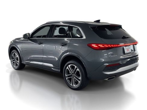 Certified 2025 Audi Q5 Premium w/ Convenience Package image 3