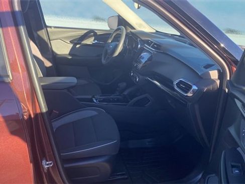 Used 2022 Chevrolet TrailBlazer LT w/ Convenience Package image 13