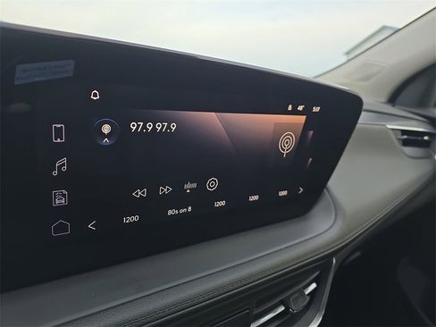 Used 2024 Buick Encore GX Sport Touring image 19