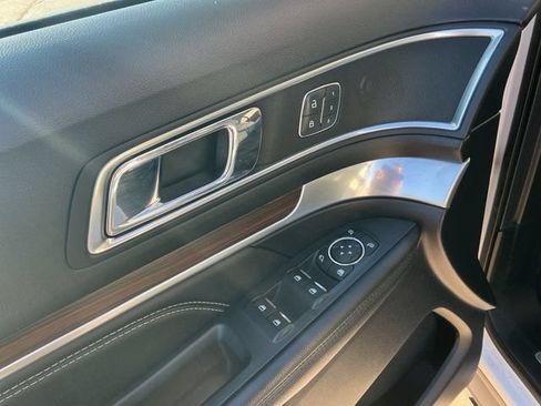 Used 2018 Ford Explorer Limited AWD/4WD image 17