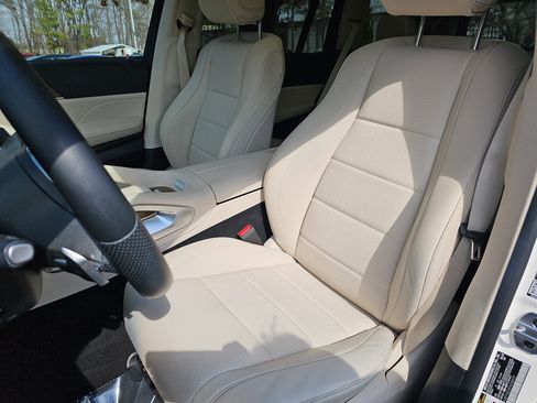 Certified 2023 Mercedes-Benz GLS 450 4MATIC image 18