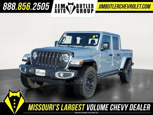 Used 2022 Jeep Gladiator Overland w/ Popular Equipment Package image 1