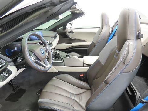 Used 2019 BMW i8 Roadster image 27