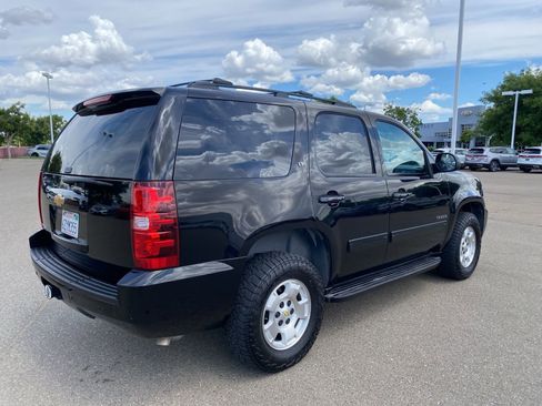 Used 2013 Chevrolet Tahoe LT w/ Luxury Package AWD/4WD image 4