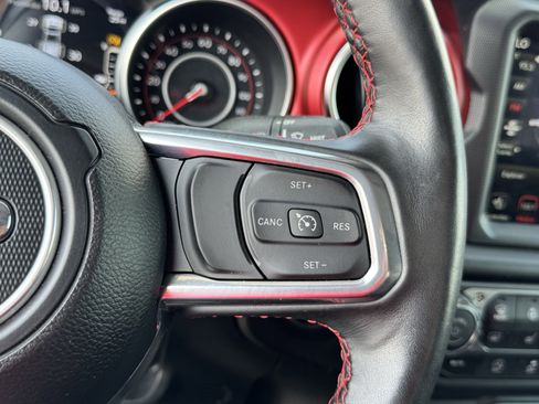 Used 2022 Jeep Gladiator Rubicon w/ Cold Weather Group image 28