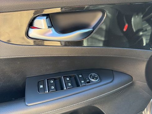 Used 2023 Kia Forte GT-Line w/ GT-Line Premium Package image 13