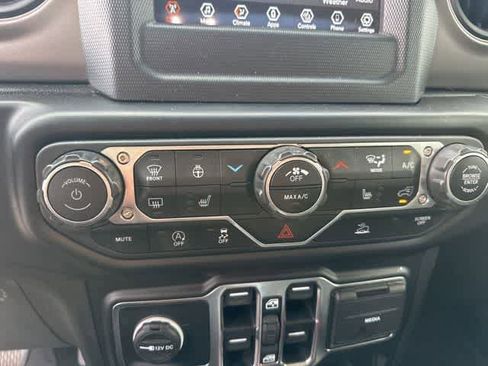 Used 2022 Jeep Wrangler Unlimited Sport AWD/4WD image 9