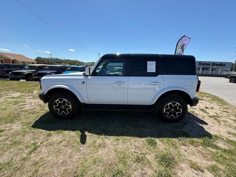 Used 2025 Ford Bronco Outer Banks AWD/4WD image 4