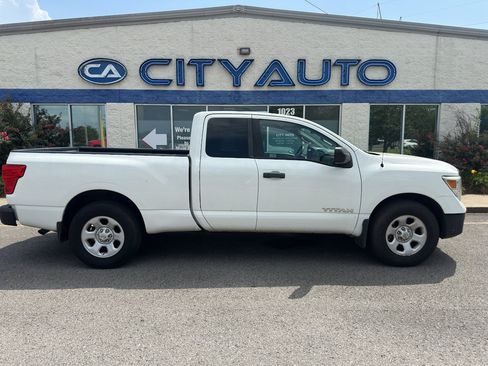 Used 2019 Nissan Titan S w/ S Utility Package RWD image 3