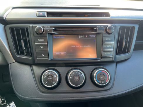 Used 2016 Toyota RAV4 LE image 21