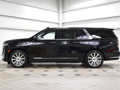 Used 2024 Cadillac Escalade ESV Premium Luxury Platinum AWD/4WD image 4