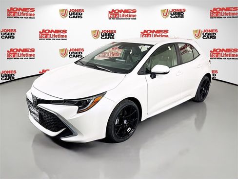 Used 2019 Toyota Corolla XSE image 12