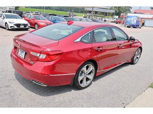 Used 2018 Honda Accord Touring image 5