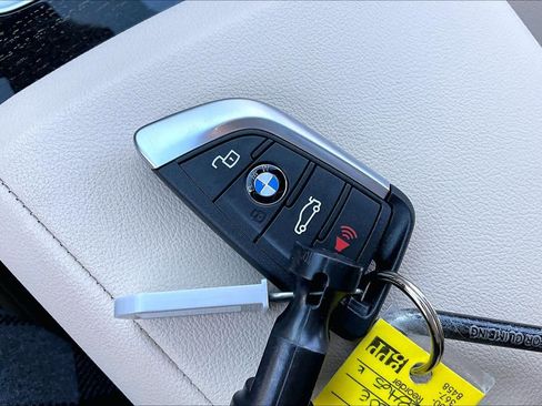 Certified 2023 BMW 330i xDrive Sedan w/ Driving Assistance Package image 14