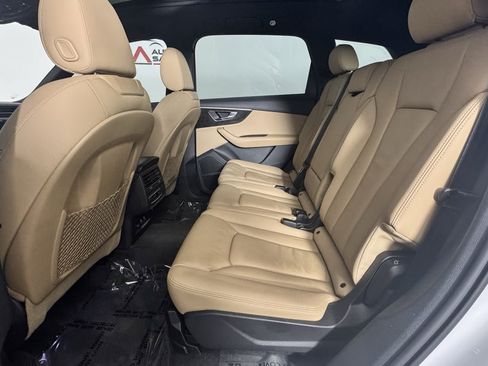 Used 2021 Audi Q7 2.0T Premium Plus AWD/4WD image 32