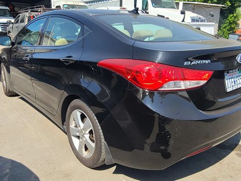 Used 2013 Hyundai Elantra GLS w/ Preferred Pkg FWD image 4