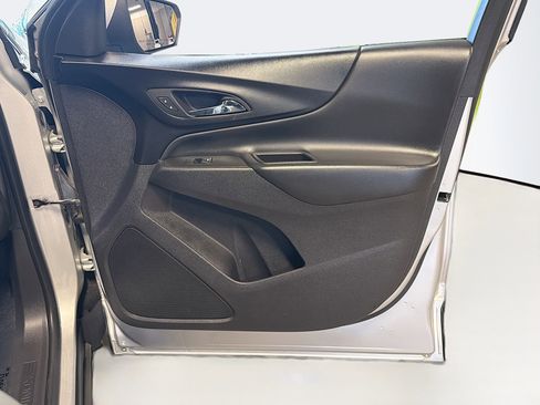 Used 2021 Chevrolet Equinox LT image 33