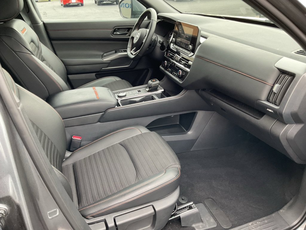 Used 2025 Nissan Pathfinder Rock Creek AWD/4WD image 18