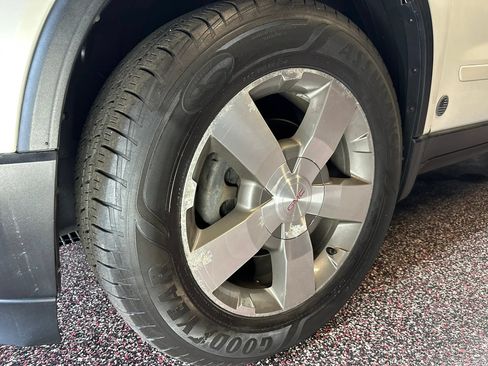Used 2012 GMC Acadia SLT AWD/4WD image 29