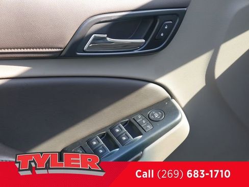 Used 2019 Chevrolet Suburban LT w/ LT Signature Package AWD/4WD image 18