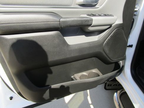 Used 2020 RAM 1500 Big Horn AWD/4WD image 11