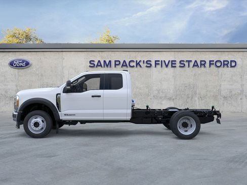 New 2026 Ford F550 4x4 Supercab Super Duty w/ XLT Value Package image 3