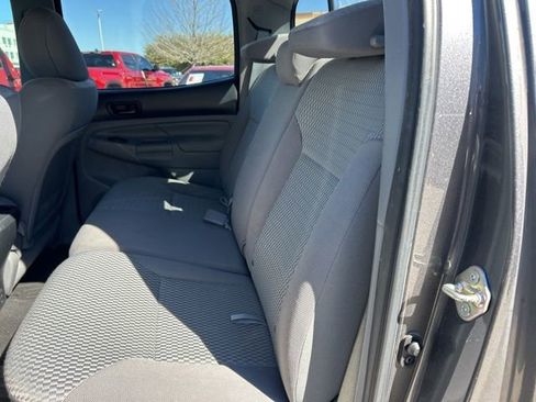 Used 2015 Toyota Tacoma PreRunner w/ Convenience Package image 9