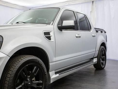 Used 2009 Ford Explorer Sport Trac Adrenalin image 35