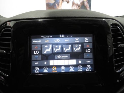 Used 2019 Jeep Compass Latitude AWD/4WD image 17