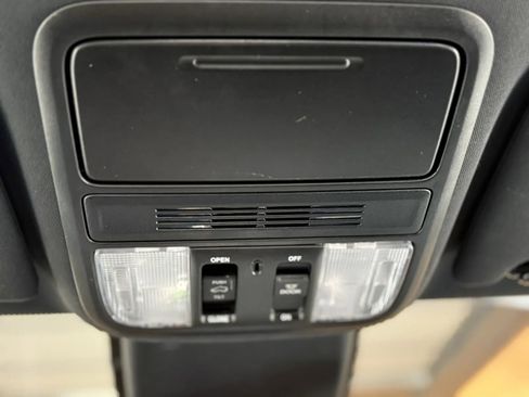 Used 2023 Honda Odyssey Sport image 41