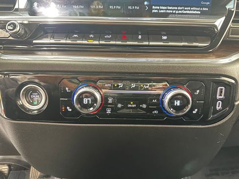 Used 2024 GMC Sierra 1500 SLT image 32