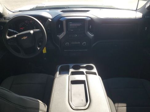 Used 2021 Chevrolet Silverado 2500 Custom w/ Custom Value Package image 11